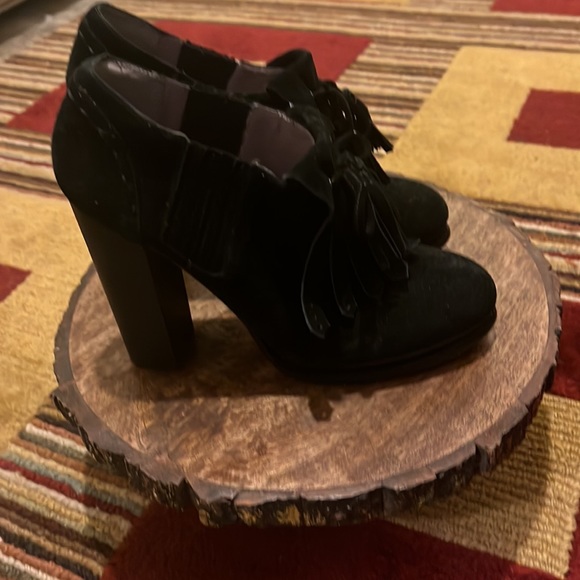 Never been worn suede fringe bootie. Size 8.5 6 inch heel. - Picture 2 of 4